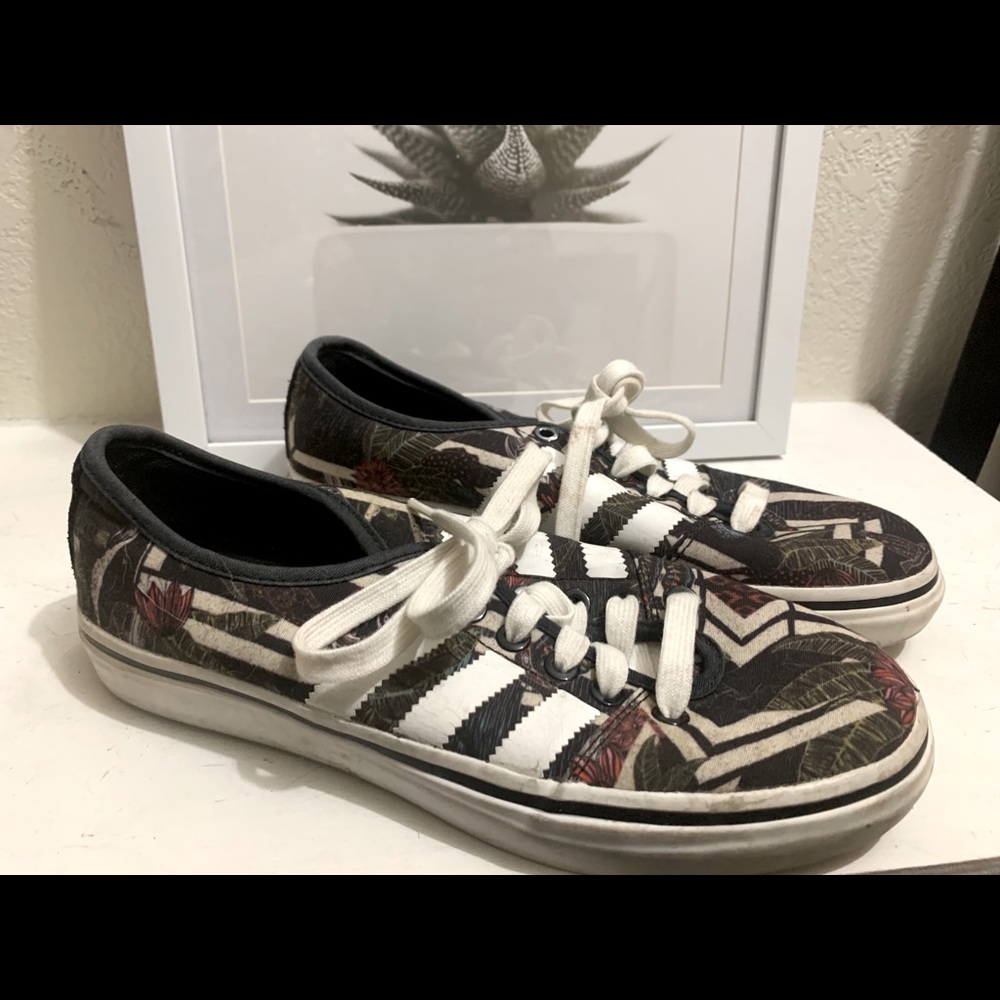 Adidas Sneakers
